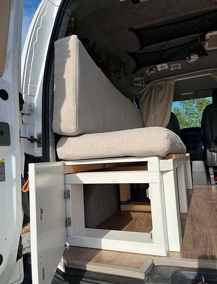 Nissan NV200 11 of 17