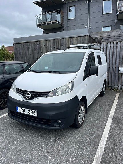 Nissan NV200 14 of 17