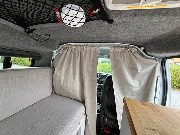 Nissan NV200 5 of 17