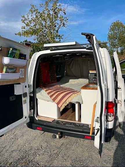 Nissan NV200 4 of 17