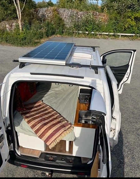 Nissan NV200 3 of 17
