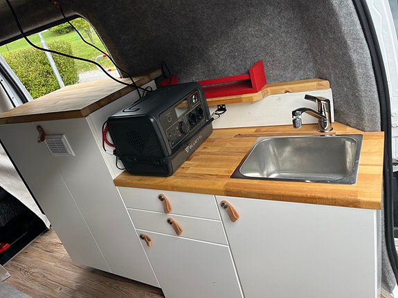 Nissan NV200 9 of 17