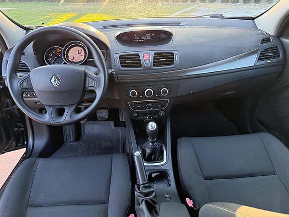 Renault Megane III 10 of 10