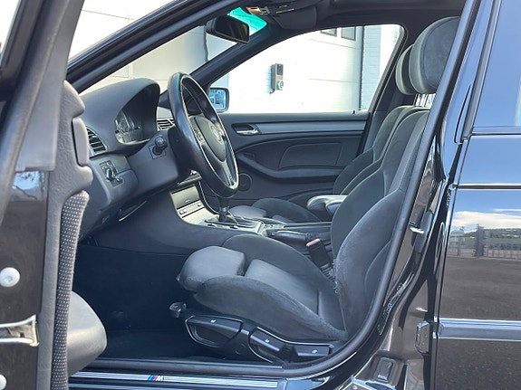 BMW 330i 28 of 30