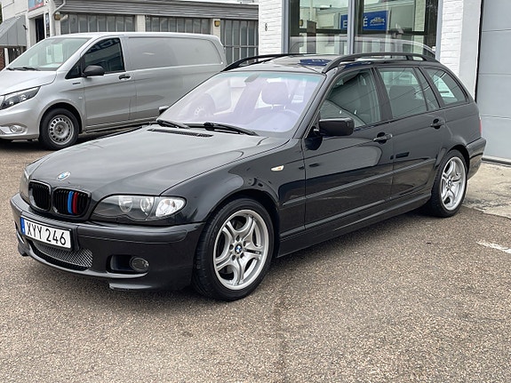 BMW 330i 24 of 27