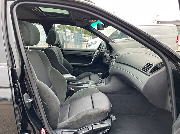 BMW 330i 9 of 27