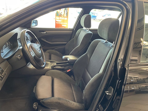 BMW 330i 13 of 30