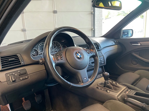 BMW 330i 12 of 30