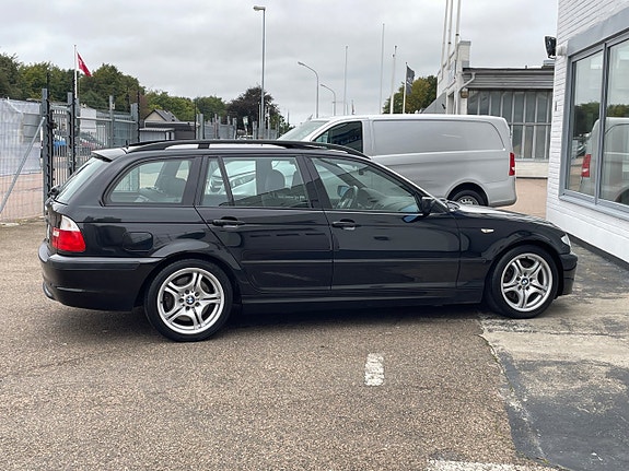 BMW 330i 13 of 27