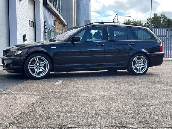 BMW 330i 7 of 30