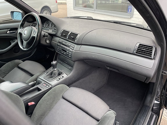 BMW 330i 10 of 27