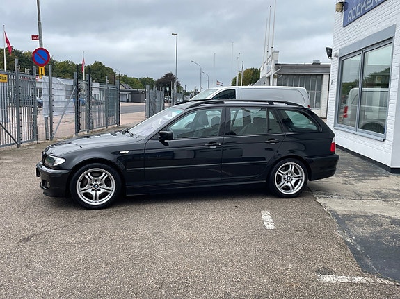BMW 330i 25 of 27