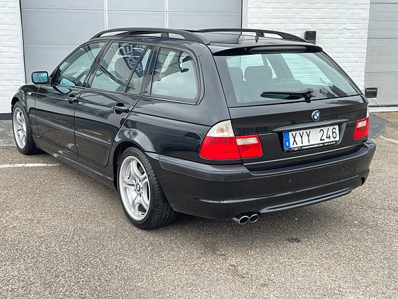 BMW 330i 19 of 27