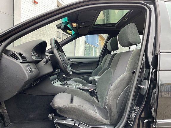 BMW 330i 6 of 27