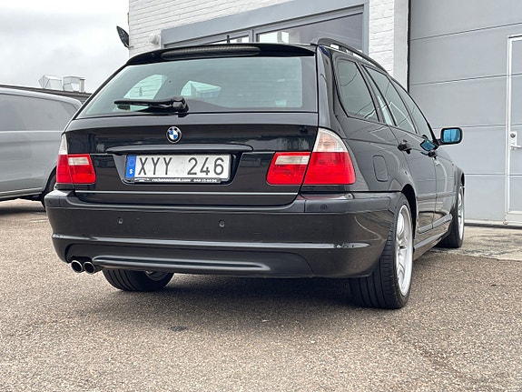 BMW 330i 18 of 27