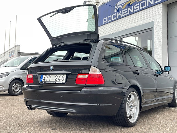 BMW 330i 16 of 27