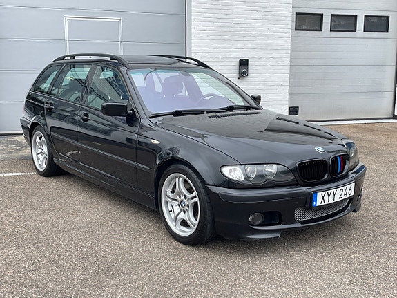 BMW 330i 23 of 27