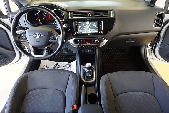 Kia Rio 8 of 12