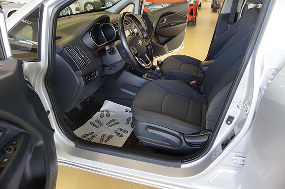 Kia Rio 3 of 12