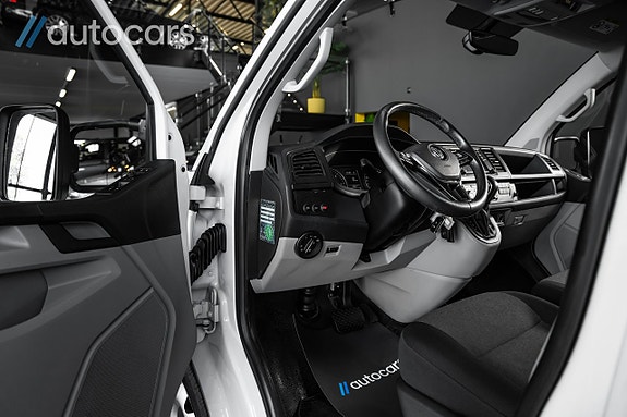 Volkswagen Transporter 16 of 27