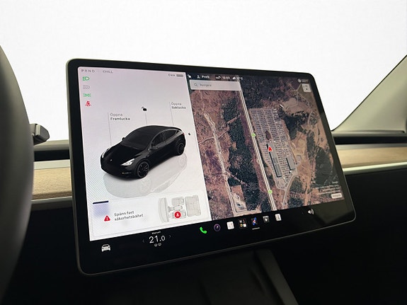 Tesla Model Y 25 of 30