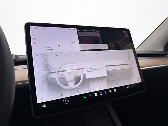 Tesla Model Y 22 of 30