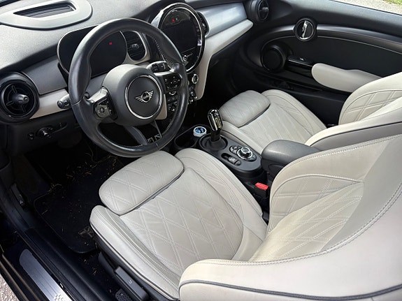 MINI Cooper SE 6 of 11