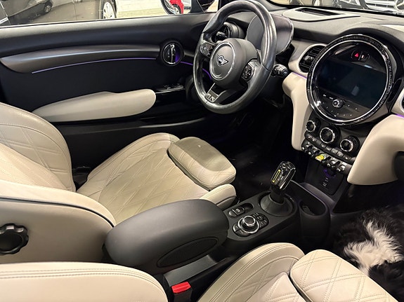 MINI Cooper SE 4 of 11