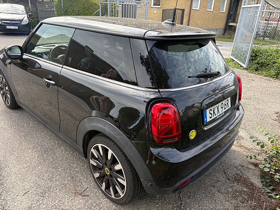 MINI Cooper SE 7 of 11