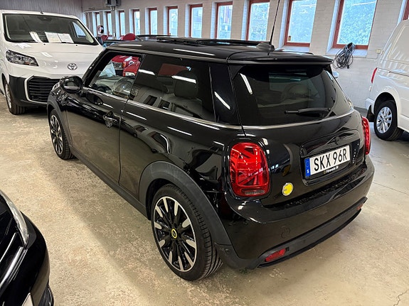 MINI Cooper SE 5 of 11