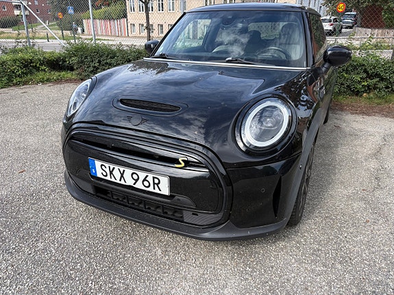 MINI Cooper SE 9 of 11