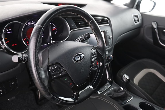 Kia Ceed 12 of 30