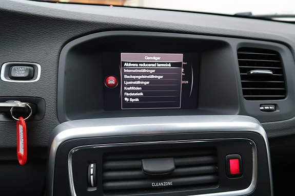 Volvo V60 13 of 17
