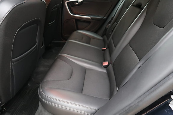 Volvo V60 5 of 17