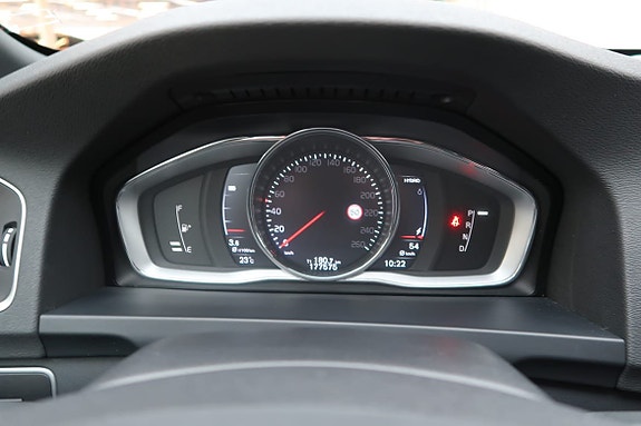 Volvo V60 9 of 17