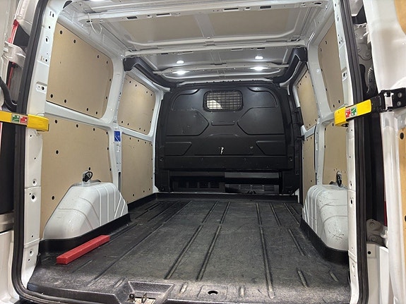 Ford Transit Custom 11 of 29