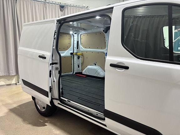 Ford Transit Custom 12 of 29