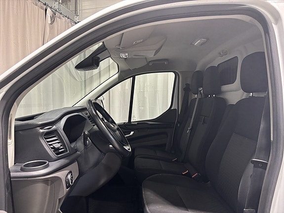 Ford Transit Custom 13 of 29