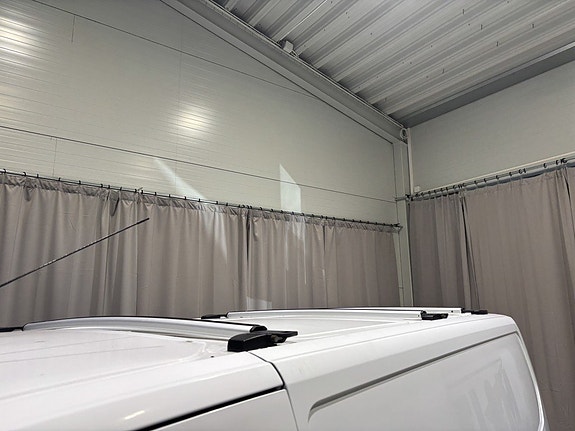 Ford Transit Custom 28 of 29