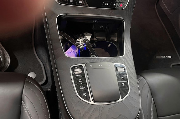 Mercedes-Benz E220 16 of 19