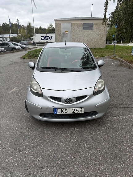 Toyota Aygo 4 of 8