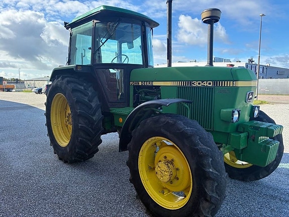 John Deere 3040 4 of 7