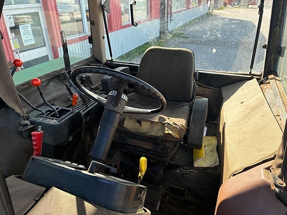 John Deere 3040 5 of 7