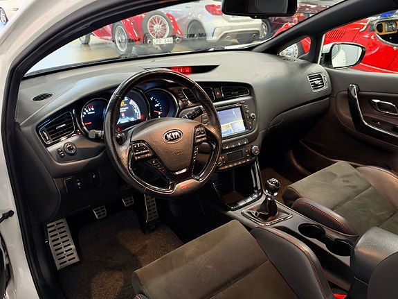 Kia ProCeed 8 of 16