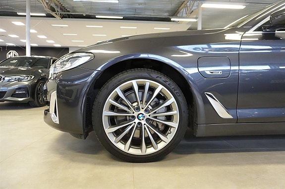 BMW 530e 3 of 30
