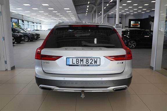 Volvo V90 Cross Country 6 of 10