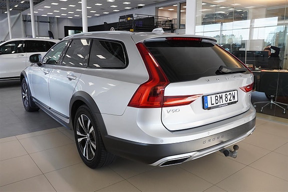 Volvo V90 Cross Country 7 of 10