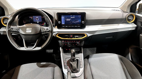 Seat Arona 10 of 18