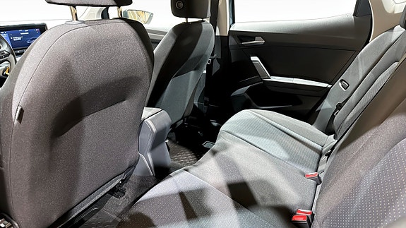 Seat Arona 11 of 18