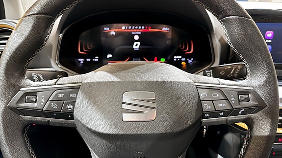 Seat Arona 16 of 18